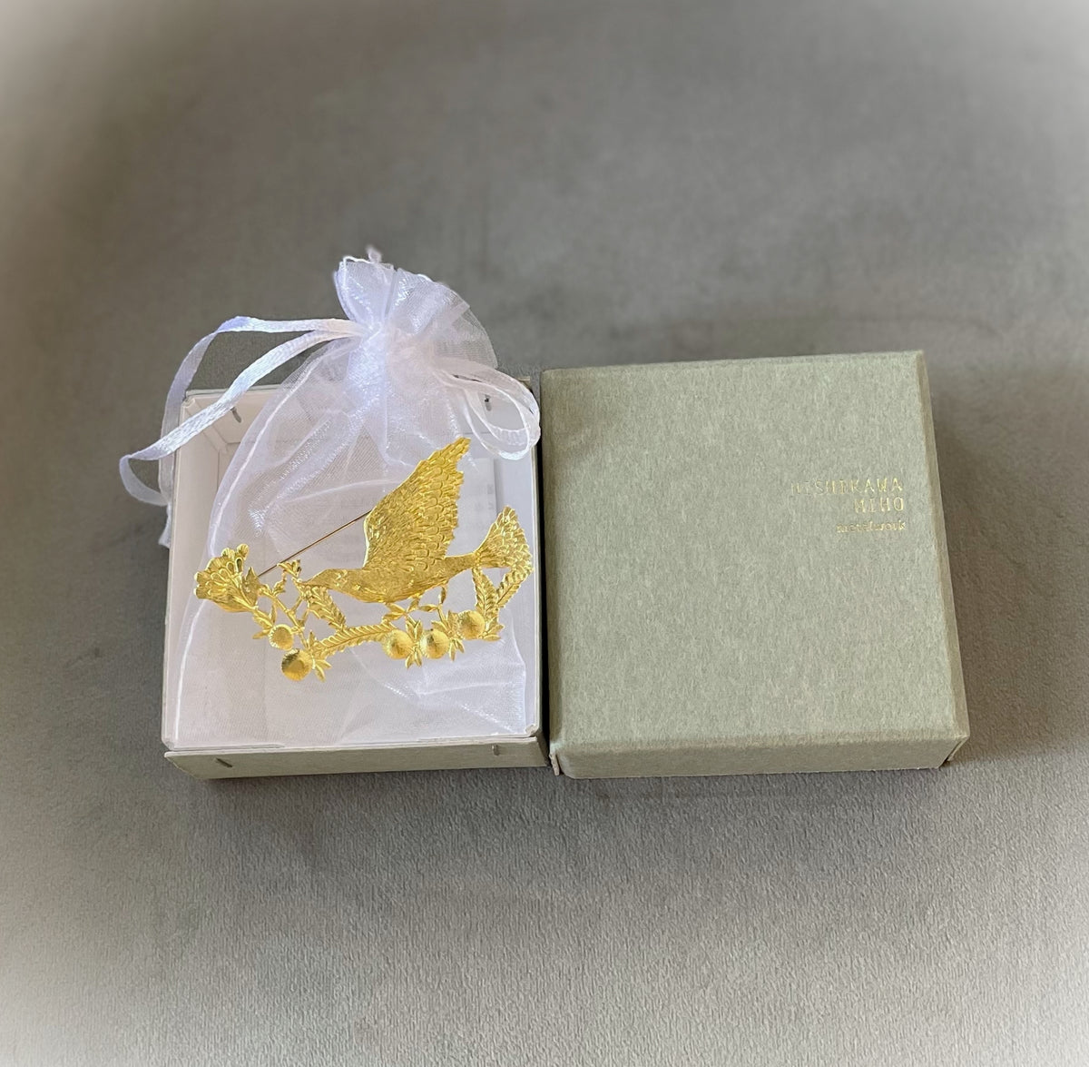 鳥と花　ブローチ size L