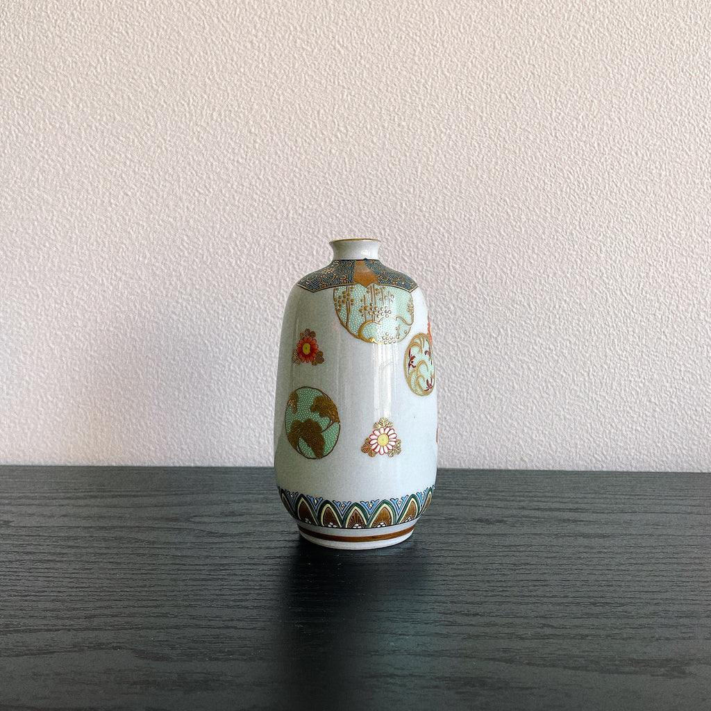 Kutani "Kaburagi" Sake bottle or flower vase