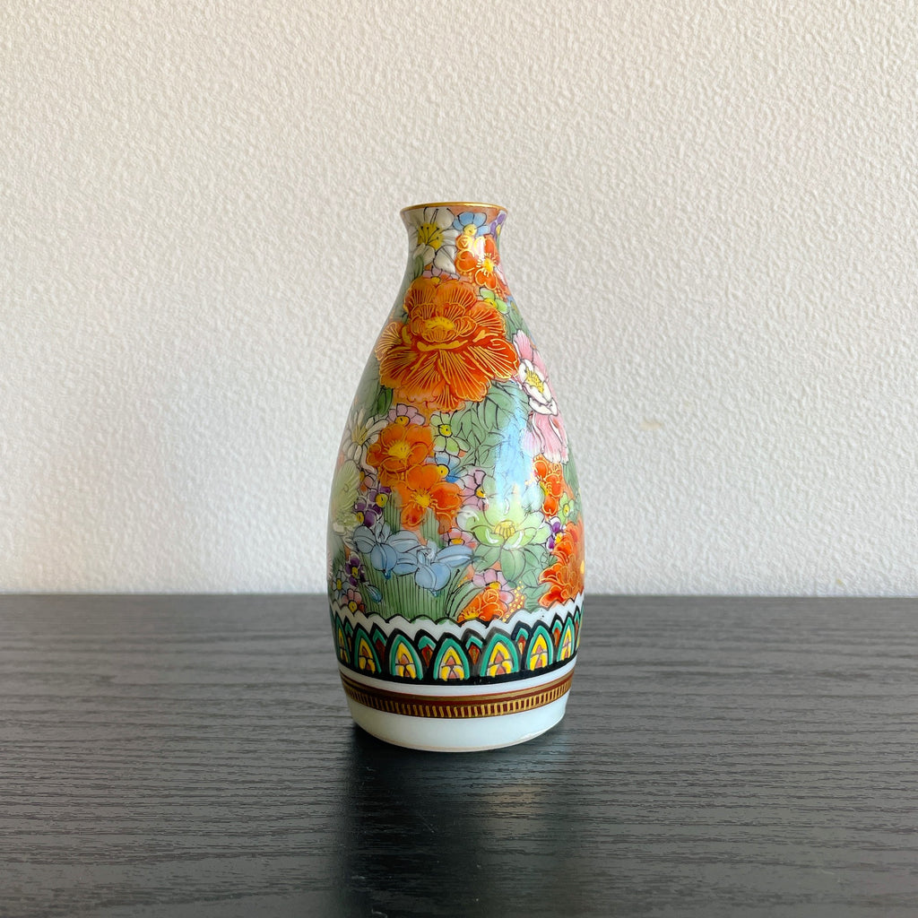 Kutani ”Kin-en” flower-filled sake bottle or flower vase