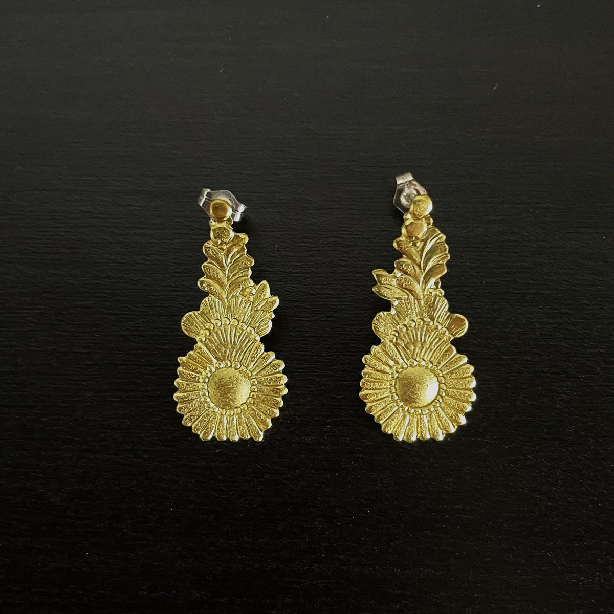 ピアス　花ツラナル