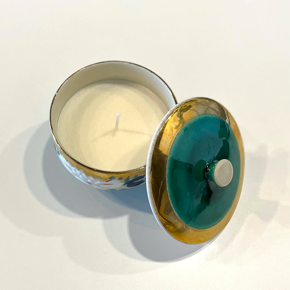 九谷ビンテージキャンドル 花菖蒲の蓋つき茶碗