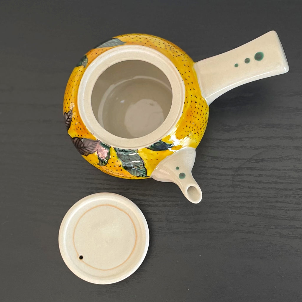 Old kutani copy-e, teapot