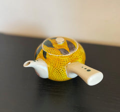 Old kutani copy-e, teapot